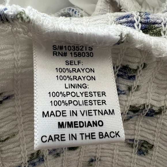 Love Tree White and Blue Floral Crop Top - Picture 4 of 4